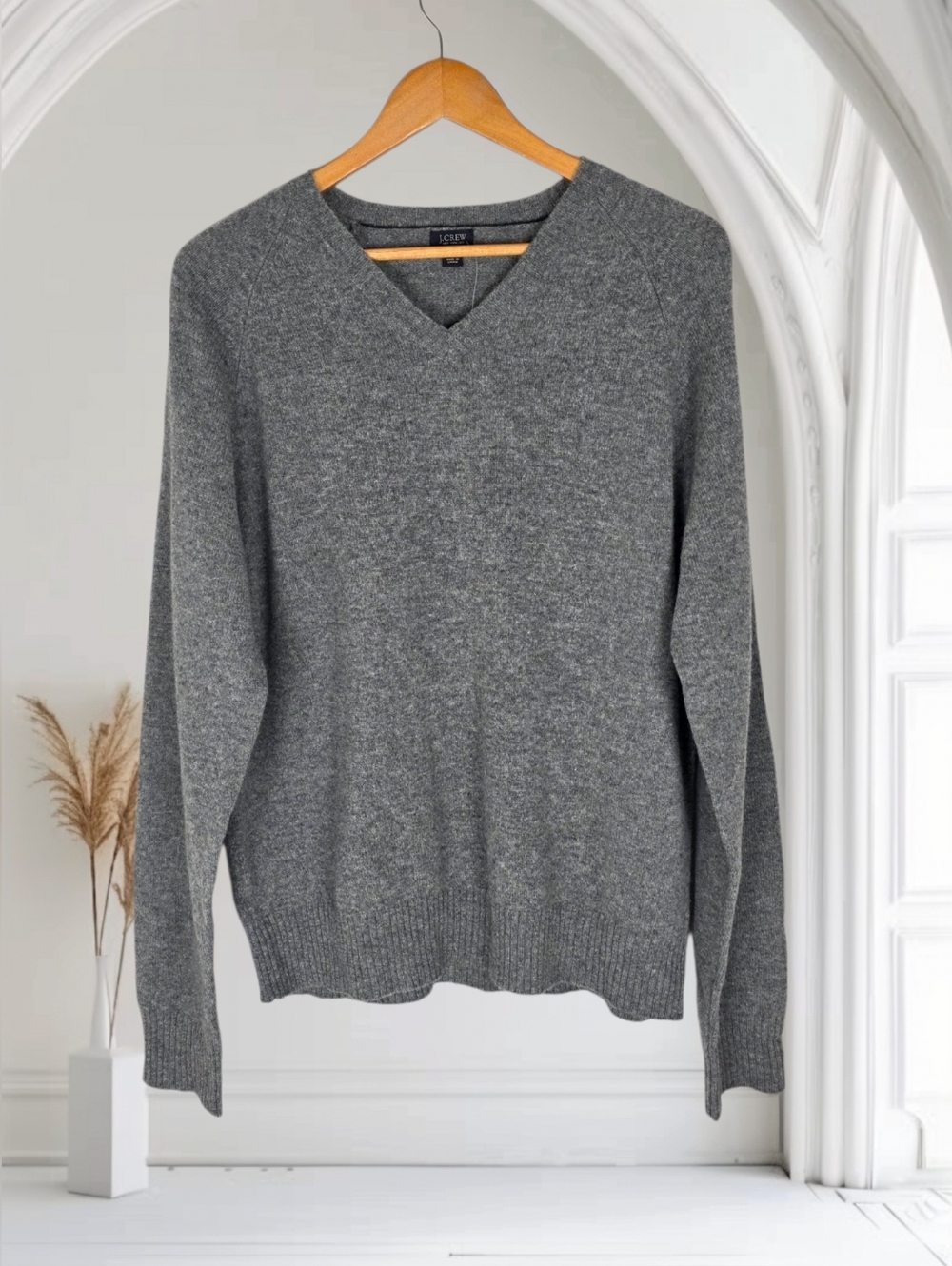 J. Crew Men's 100% Lambs Wool Heather Gray V-Neck Sweater Size Large NWT